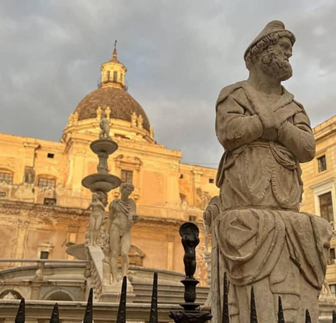 WHY THE OLD TOWN AND THE VUCCIRIA AND BALLARÒ MARKETS?