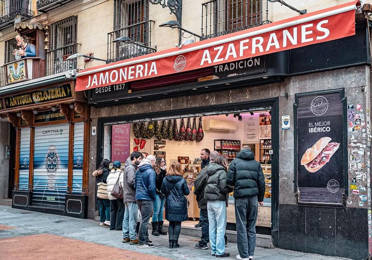 Fachada de La Azafranes en Madrid