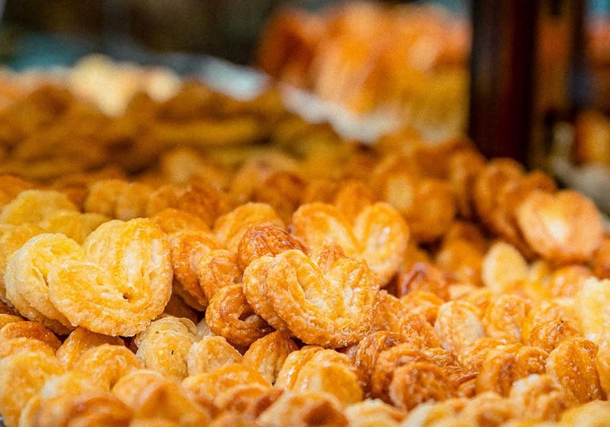 Churros recién hechos en una pastelería de Madrid