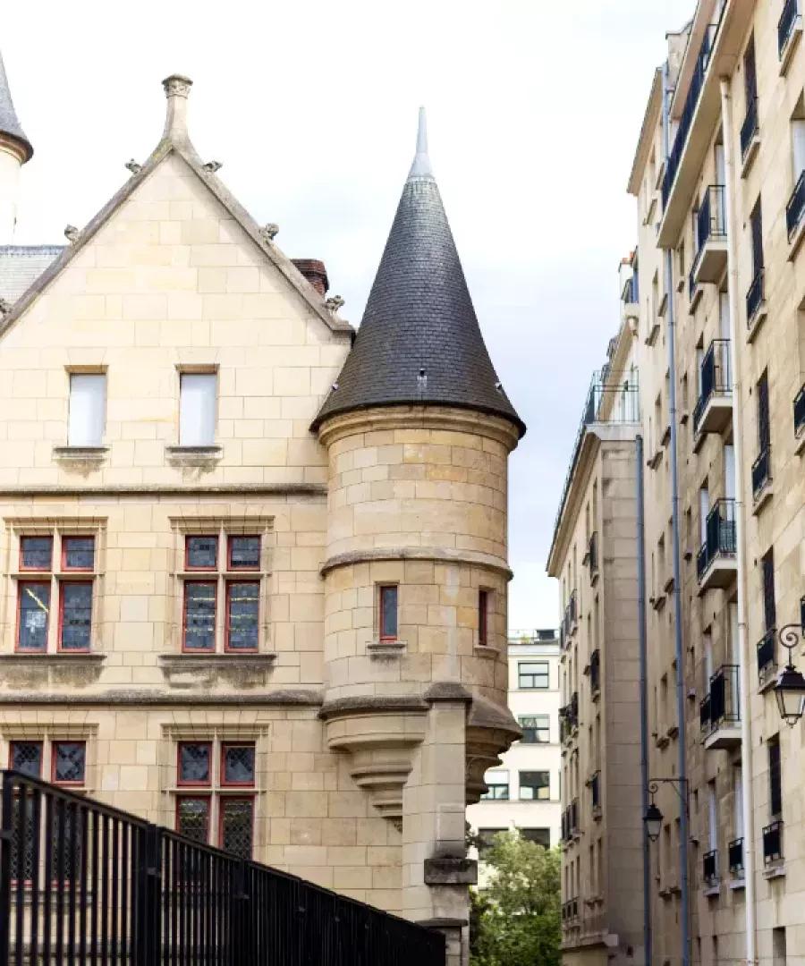 secret-food-tours-paris-notre-dame-city